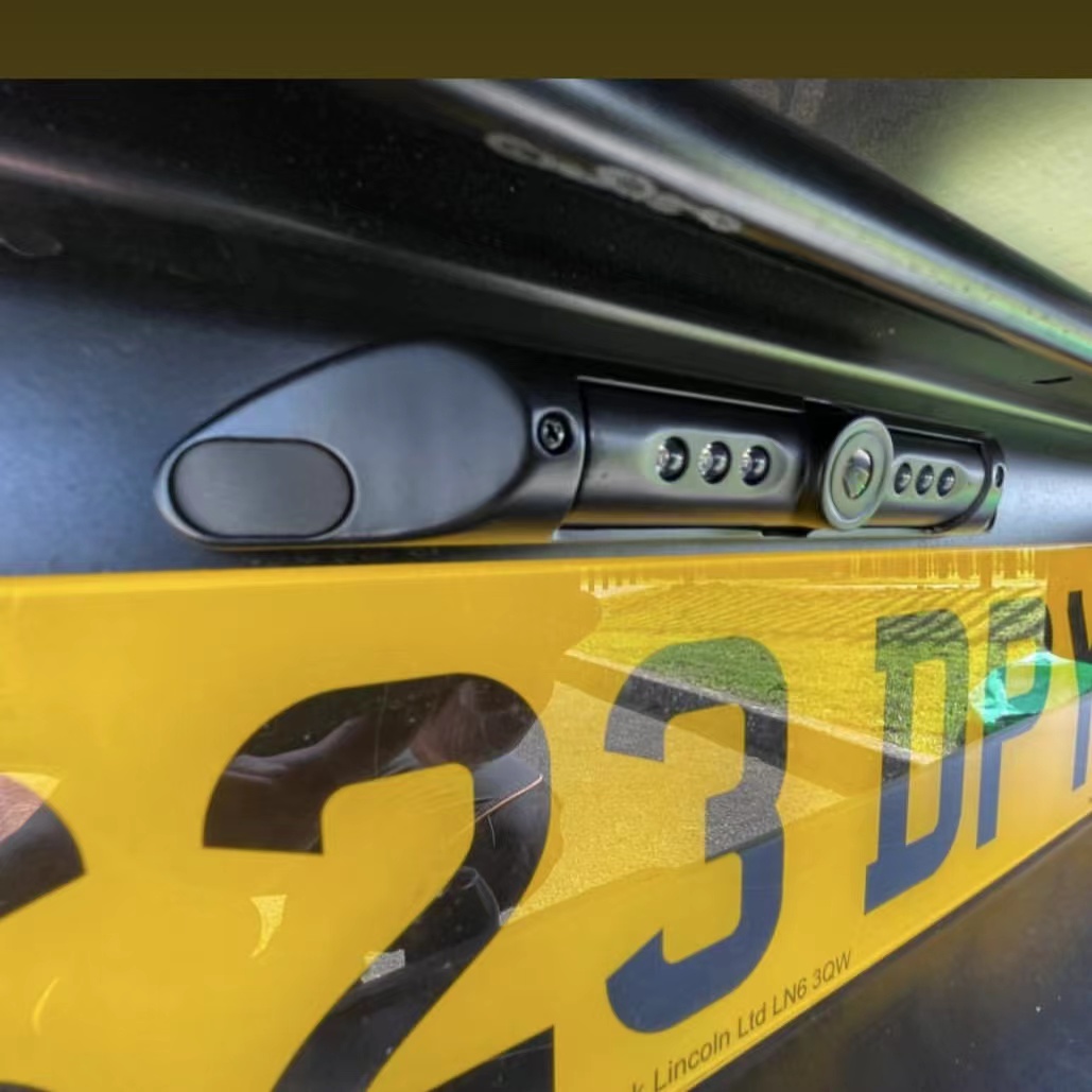 Number Plate Reversing Camera with Night Vision – 600TVL 4PIN Vehicle Backup Camera - Image 7